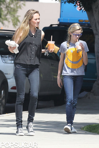 Ryan Phillippe Brings His Girlfriend to Lunch With Ava and Deacon Ryan Phillippe Brings His Girlfriend to Lunch With Ava and Deacon