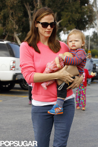 Jennifer Garner Takes Seraphina on an Adorable Pony Ride Jennifer Garner Takes Seraphina on an Adorable Pony Ride
