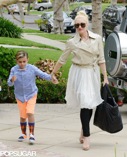 Gwen Stefani held hands with Kingston Rossdale on the way to visit her parents in LA.
Gwen Stefani held hands with Kingston Rossdale on the way to visit her parents in LA.