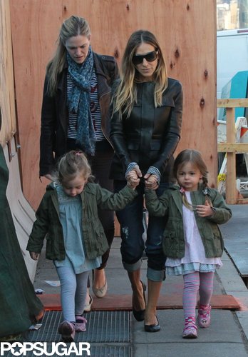 SJP Returns From Toronto For Double Mom Duty SJP Returns From Toronto For Double Mom Duty
