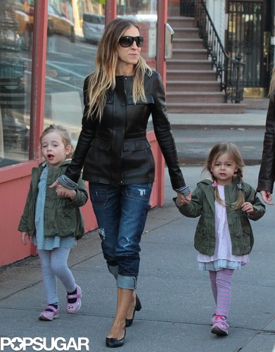 SJP Returns From Toronto For Double Mom Duty SJP Returns From Toronto For Double Mom Duty