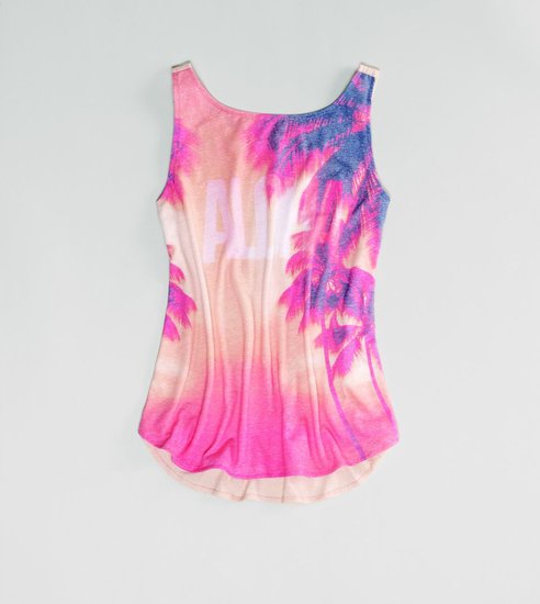 We love the mix of bright and pastel colors on American Eagle's Photo Graphic Tank ($25).
We love the mix of bright and pastel colors on American Eagle's Photo Graphic Tank ($25).