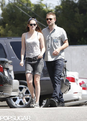 Rob and Kristen Share a Sweet Sushi Date Rob and Kristen Share a Sweet Sushi Date