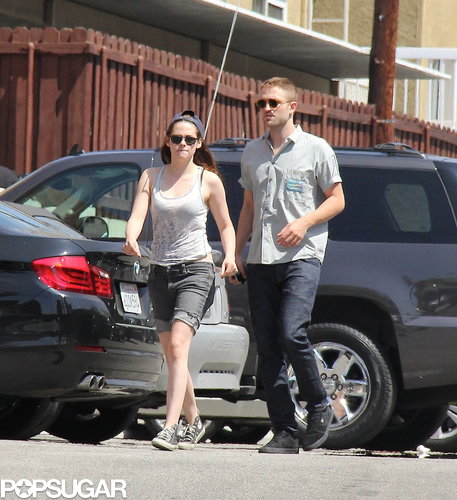 Kristen Stewart wore a tank top for lunch with Robert Pattinson.
Kristen Stewart wore a tank top for lunch with Robert Pattinson.
