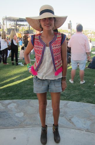 A trimmed printed vest put a new spin on casual shorts.
Source: Chi Diem Chau
A trimmed printed vest put a new spin on casual shorts.
Source: Chi Diem Chau