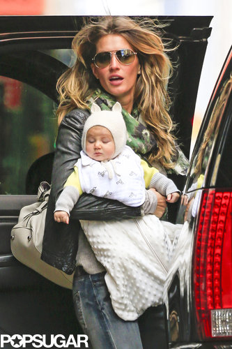 Gisele Bündchen carried baby Vivian for an outing in NYC.
Gisele Bündchen carried baby Vivian for an outing in NYC.