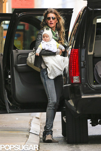 Gisele Bündchen carried Vivian for an outing in NYC.
Gisele Bündchen carried Vivian for an outing in NYC.