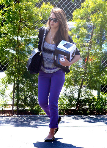 While some may think purple is reserved for children, the actress made a stylish case for the vivid hue, working purple skinny jeans, an Aztec-print tank, and a sleek leather bag and tie-dye shades, both by Tory Burch, on her way to her Santa Monica office.
While some may think purple is reserved for children, the actress made a stylish case for the vivid hue, working purple skinny jeans, an Aztec-print tank, and a sleek leather bag and tie-dye shades, both by Tory Burch, on her way to her Santa Monica office.