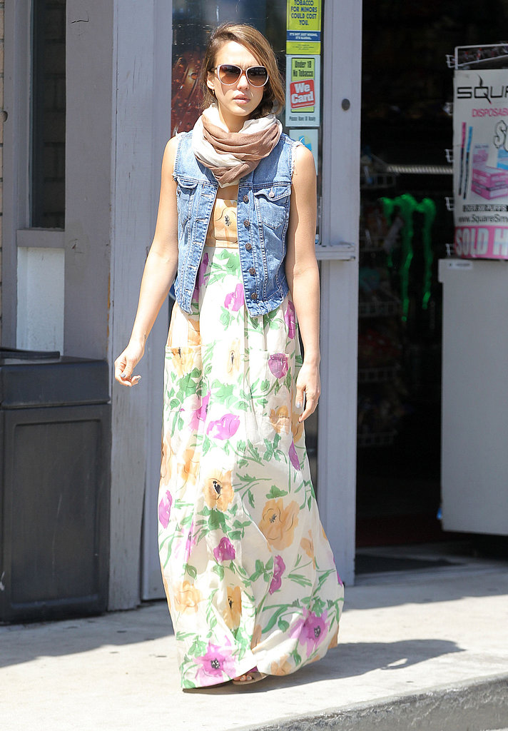 Jessica exuded Spring in a floral Karen Zambos maxi, a denim Genetic Denim vest, and a two-toned wrap scarf in LA.
Jessica exuded Spring in a floral Karen Zambos maxi, a denim Genetic Denim vest, and a two-toned wrap scarf in LA.
