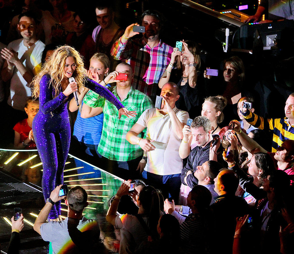 The purple jumpsuit showed off the singer's curves perfectly.
The purple jumpsuit showed off the singer's curves perfectly.