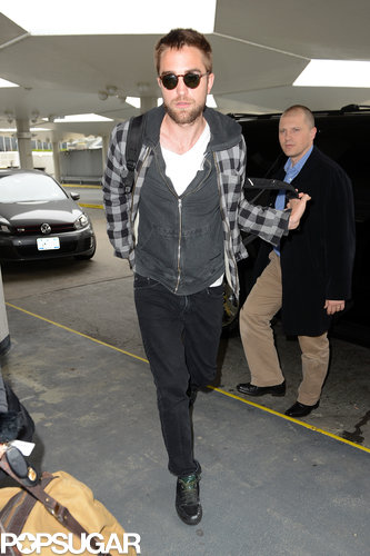 Robert Pattinson Returns to LA After a Mini Big Apple Trip Robert Pattinson Returns to LA After a Mini Big Apple Trip