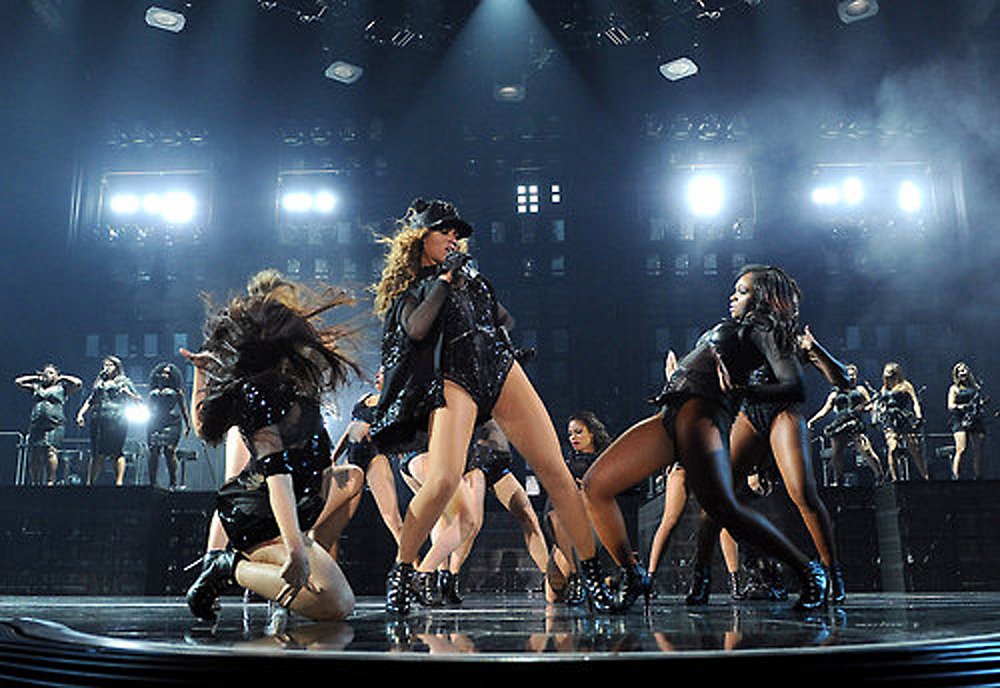 Beyoncé busted a move in her studded Givenchy cape getup.
Beyoncé busted a move in her studded Givenchy cape getup.