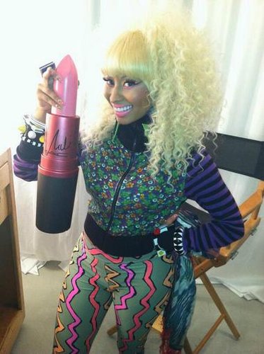 Nicki Minaj celebrated her MAC Viva Glam lipstick being a number one bestseller.
Source: Twitter user NICKIMINAJ
Nicki Minaj celebrated her MAC Viva Glam lipstick being a number one bestseller.
Source: Twitter user NICKIMINAJ