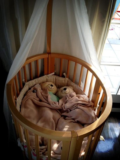 Busy Philipps found some snuggly bears in her baby-to-be's bassinet.
Source: Twitter user Busyphilipps25
Busy Philipps found some snuggly bears in her baby-to-be's bassinet.
Source: Twitter user Busyphilipps25