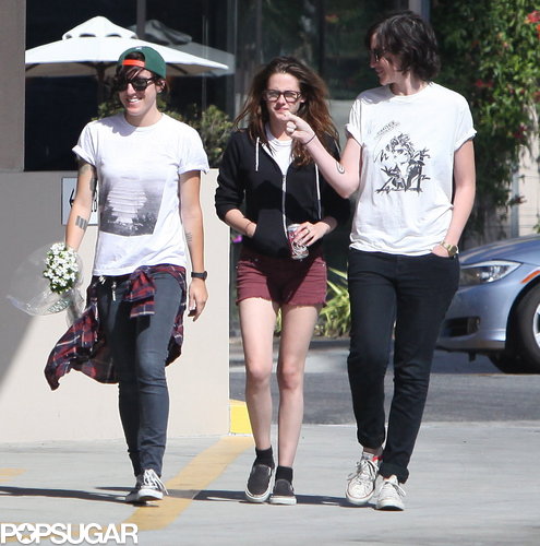 Kristen Surrounds Herself With Friends While Rob Parties in NYC Kristen Surrounds Herself With Friends While Rob Parties in NYC