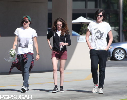 Kristen Surrounds Herself With Friends While Rob Parties in NYC Kristen Surrounds Herself With Friends While Rob Parties in NYC