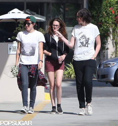 Kristen Surrounds Herself With Friends While Rob Parties in NYC Kristen Surrounds Herself With Friends While Rob Parties in NYC