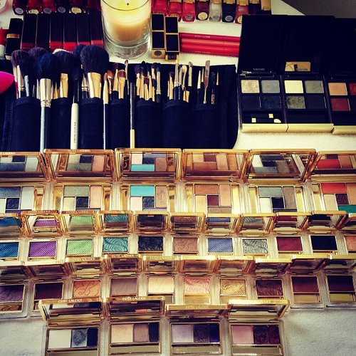The makeup artists over at Estée Lauder were so excited to bust our their punk rock colors for the Met Gala.
Source: Instagram user esteelauder
The makeup artists over at Estée Lauder were so excited to bust our their punk rock colors for the Met Gala.
Source: Instagram user esteelauder