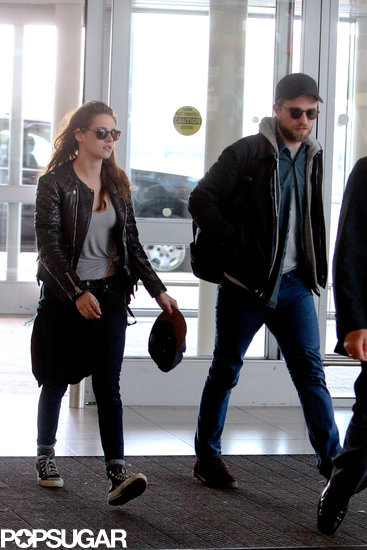 Robert Pattinson and Kristen Stewart arrived at JFK together.
Robert Pattinson and Kristen Stewart arrived at JFK together.