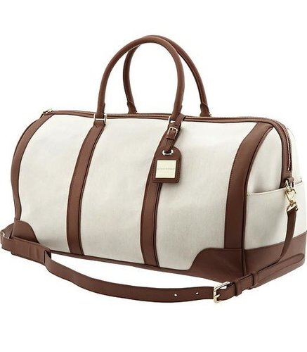 This Banana Republic Ines weekender bag ($298) has first-class traveler written all over it — we love the luxe pairing of creamy ivory and more masculine brown.
This Banana Republic Ines weekender bag ($298) has first-class traveler written all over it — we love the luxe pairing of creamy ivory and more masculine brown.