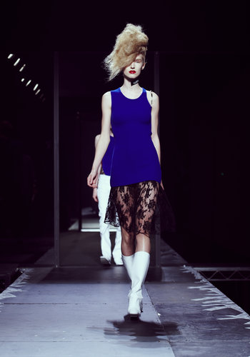 A look from the JW Anderson for Versus collection.
Photo courtesy of Versace
A look from the JW Anderson for Versus collection.
Photo courtesy of Versace