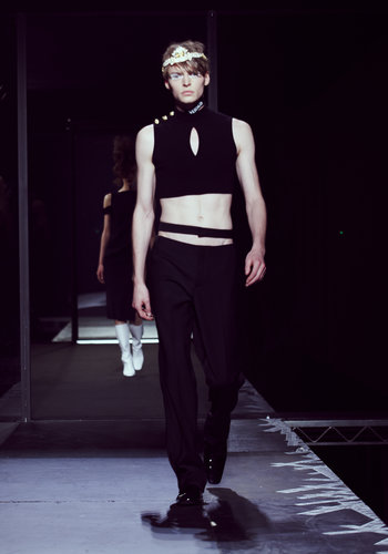 A look from the JW Anderson for Versus collection.
Photo courtesy of Versace
A look from the JW Anderson for Versus collection.
Photo courtesy of Versace