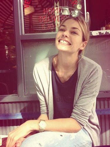 Jessica Hart flashed a big smile while showing off her new watch.
Source: Twitter user 1JessicaHart
Jessica Hart flashed a big smile while showing off her new watch.
Source: Twitter user 1JessicaHart