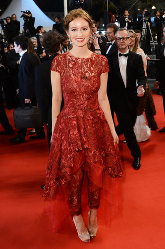 At the As I Lay Dying premiere, Ahna O'Reilly posed in a red asymmetrical-hem Monique Lhuillier dress paired over matching cropped pants, creating a beautifully eclectic ensemble.
At the As I Lay Dying premiere, Ahna O'Reilly posed in a red asymmetrical-hem Monique Lhuillier dress paired over matching cropped pants, creating a beautifully eclectic ensemble.