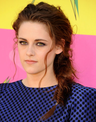 Fun and flirty, Kristen Stewart's fishtail braid was seriously sexy at the Kids' Choice Awards.
Fun and flirty, Kristen Stewart's fishtail braid was seriously sexy at the Kids' Choice Awards.