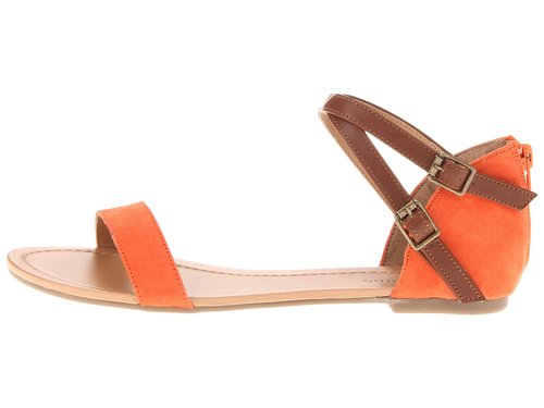 Rock a two-toned style like this Call It Spring flat ($40).
Rock a two-toned style like this Call It Spring flat ($40).