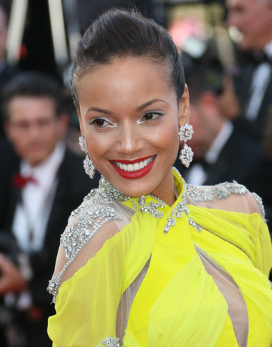 Selita Ebanks wore stunning flower drop earrings by Chopard.
Selita Ebanks wore stunning flower drop earrings by Chopard.