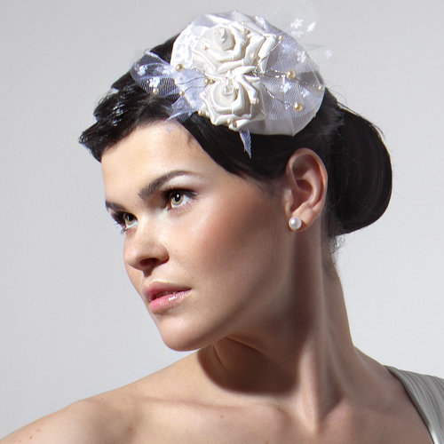 How to Do Timeless Wedding Makeup