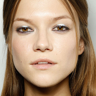 How to Wear White Makeup