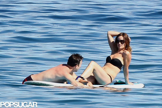 Olivia Wilde and Jason Sudeikis went paddleboarding in Hawaii on Monday.
Olivia Wilde and Jason Sudeikis went paddleboarding in Hawaii on Monday.