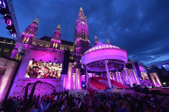 A view of the 2013 Life Ball in Vienna, Austria.
Photo courtesy of Roberto Cavalli
A view of the 2013 Life Ball in Vienna, Austria.
Photo courtesy of Roberto Cavalli