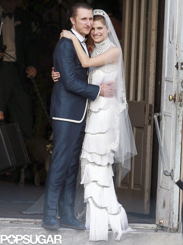 Lake Bell posed for photos with her new husband, Scott Campbell.
Lake Bell posed for photos with her new husband, Scott Campbell.