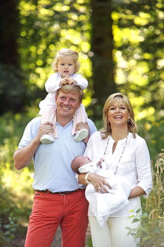 The current king and queen of the Netherlands posed with newborn Princess Alexia and older daughter Princess Catharina-Amalia in 2005.
The current king and queen of the Netherlands posed with newborn Princess Alexia and older daughter Princess Catharina-Amalia in 2005.