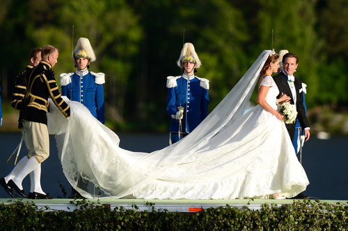Sweden's Princess Madeleine Marries a US Banker in a Lavish Royal Wedding! Sweden's Princess Madeleine Marries a US Banker in a Lavish Royal Wedding!
