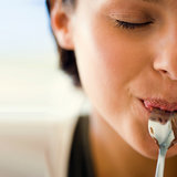 How to Nosh a Bedtime Snack Without Gaining a Pound