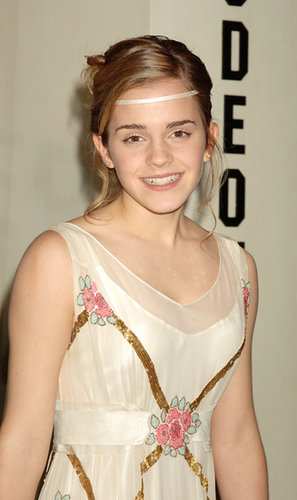 She dressed up her updo with a boho-like headband at the premiere of Harry Potter and the Goblet of Fire in 2005.
She dressed up her updo with a boho-like headband at the premiere of Harry Potter and the Goblet of Fire in 2005.