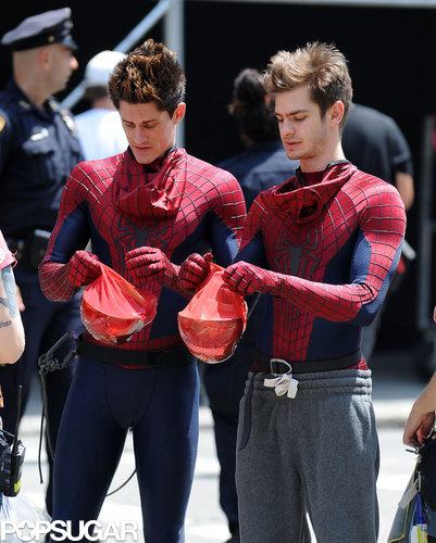 Andrew Garfield and his stunt double chatted on set before shooting scenes for The Amazing Spider-Man 2 in NYC.
Andrew Garfield and his stunt double chatted on set before shooting scenes for The Amazing Spider-Man 2 in NYC.