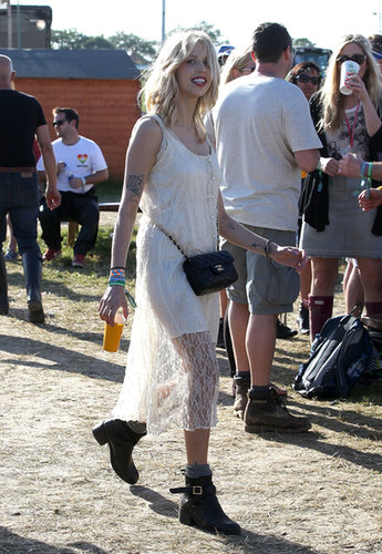 It looks like the little white dress isn't just a Summer trend stateside! Peaches Geldof picked a lace version to hit the turf.
It looks like the little white dress isn't just a Summer trend stateside! Peaches Geldof picked a lace version to hit the turf.
