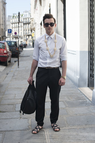 A simple outfit is made by accessories like the strappy flat sandals and long necklace spotted on this fellow.
A simple outfit is made by accessories like the strappy flat sandals and long necklace spotted on this fellow.
