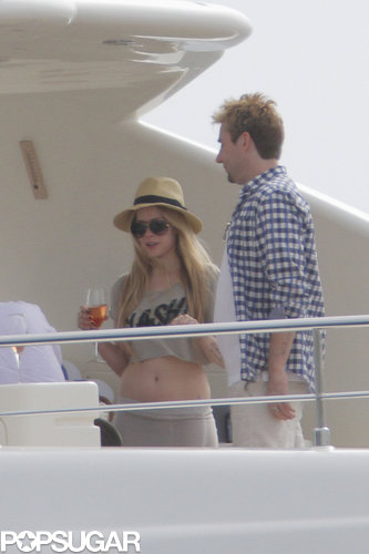 Avril Lavigne Marries Chad Kroeger in a Black Wedding Dress! Avril Lavigne Marries Chad Kroeger in a Black Wedding Dress!