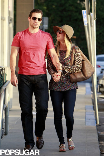 Henry Cavill and Kaley Cuoco held hands in LA.
Henry Cavill and Kaley Cuoco held hands in LA.