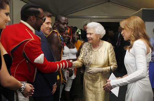 Queen Elizabeth met Will.i.am in June 2012 at the Diamond Jubilee Concert in London.
Queen Elizabeth met Will.i.am in June 2012 at the Diamond Jubilee Concert in London.
