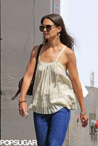 Suri Cruise Leads Katie Holmes on a Big Apple Playdate Suri Cruise Leads Katie Holmes on a Big Apple Playdate