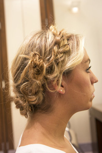 Connect it with the braid on the right side and pin.
Connect it with the braid on the right side and pin.