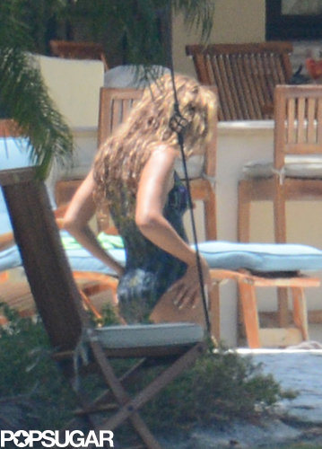 Exclusive: Beyoncé and Blue Ivy Relax Poolside in Miami! Exclusive: Beyoncé and Blue Ivy Relax Poolside in Miami!
