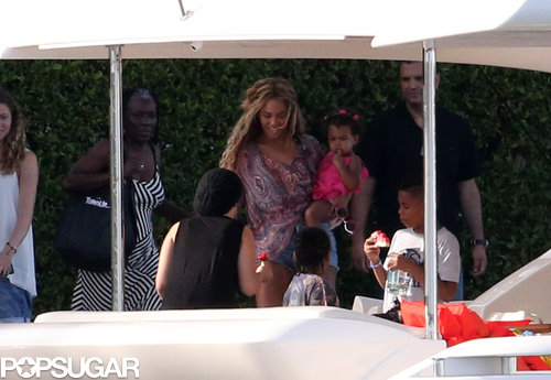Exclusive: Beyoncé and Blue Ivy Relax Poolside in Miami! Exclusive: Beyoncé and Blue Ivy Relax Poolside in Miami!